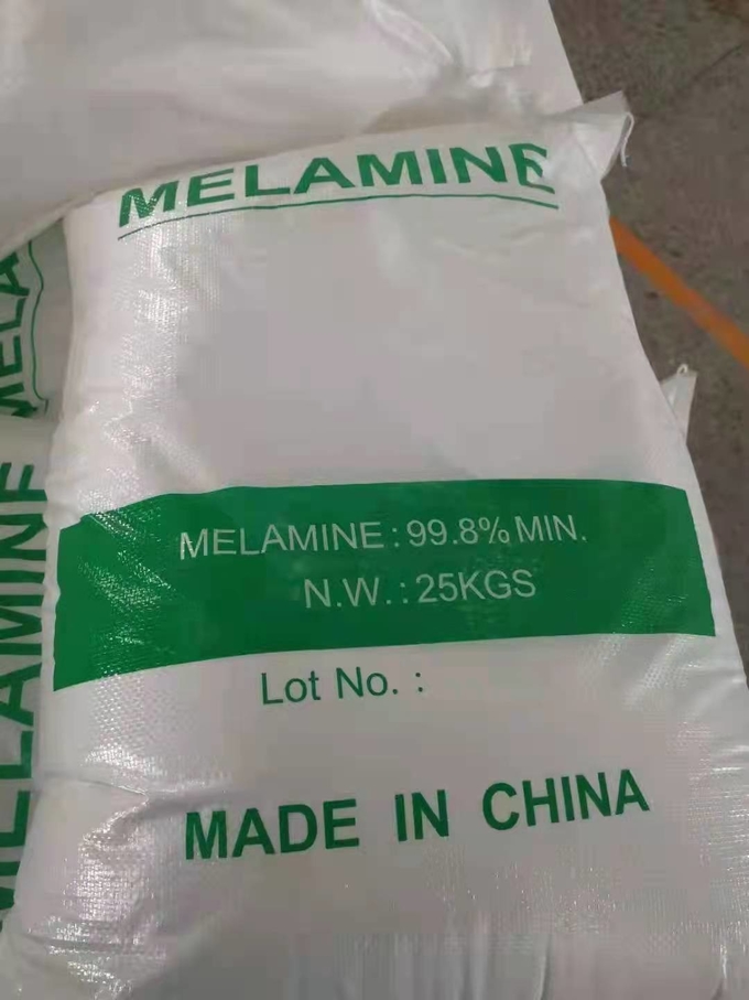 99,8% materias primas blancas CAS 108-78-1 de las sustancias químicas de la melamina 3